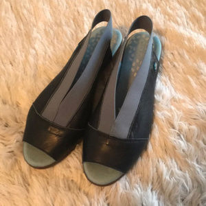 Cloud brand unique shoes Very comfortable sz 8